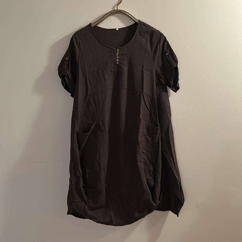 Linen style oversized dress. Forest green color.